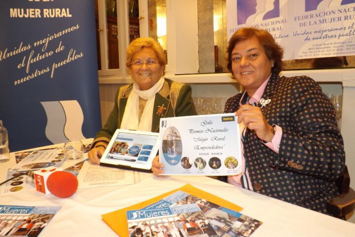 RUEDA DE PRENSA 10-10-14 002