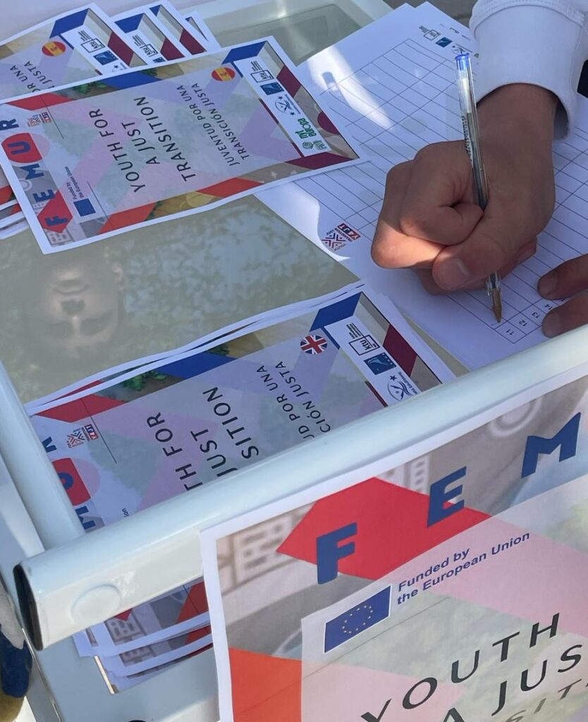 Más de un centenar de jóvenes han participado esta semana en Cuéllar (Segovia) en la presentación del proyecto europeo ‘Youth for a just transition’ (Juventud por una transición justa) en el que la Federación Española de la Mujer Rural participa representando a España.
