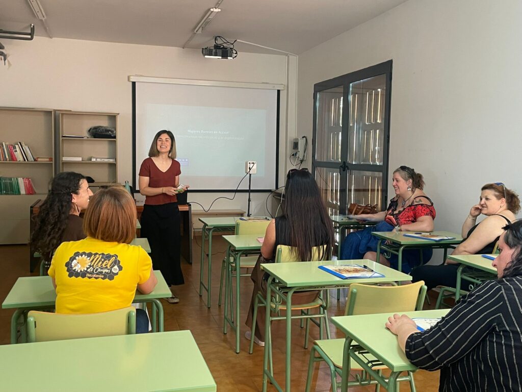 Las aulas del centro de Formación de FEMUR en Hontalbilla (Segovia) fueron el escenario del 'Encuentro nacional de emprendimiento agroalimentario femenino: capacitación, innovación, digitalización y comercialización en el medio rural'